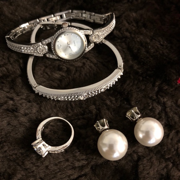 Accessories - 🌺SOLD!!!! Bundled Jewelry🌺